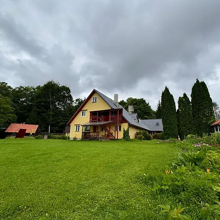 Gasthuis Suurjaerve Kuelalistemaja 3*