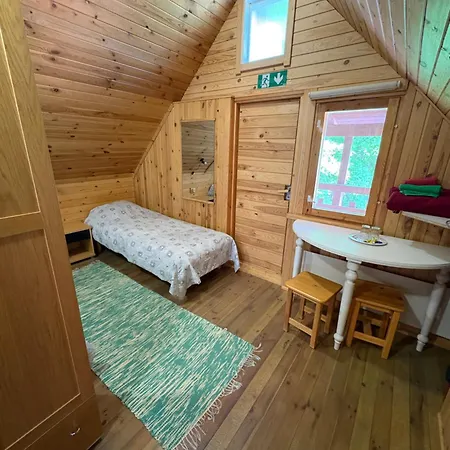 Guest house Suurjaerve Kuelalistemaja 3*