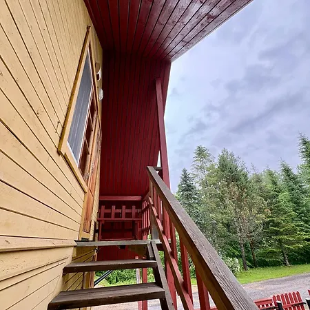 Guest house Suurjaerve Kuelalistemaja Rouge